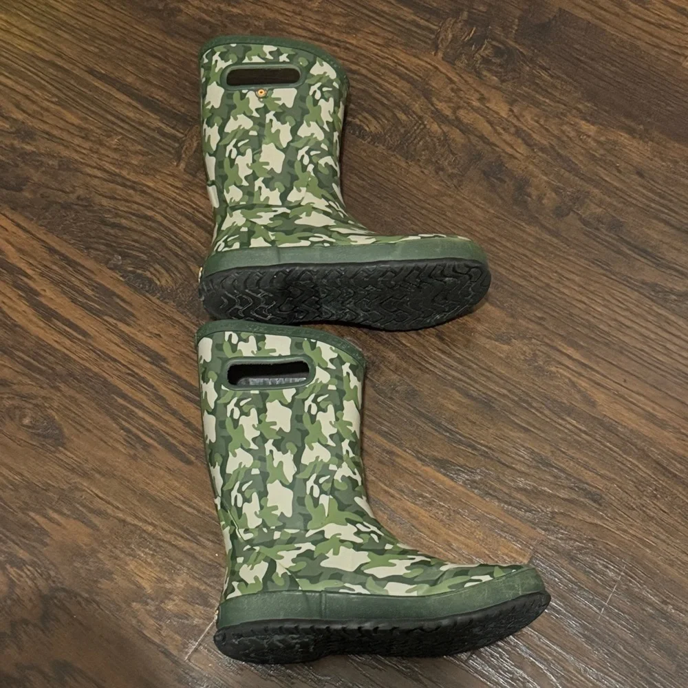 Bogs Youth Green Camouflage Waterproof Boots